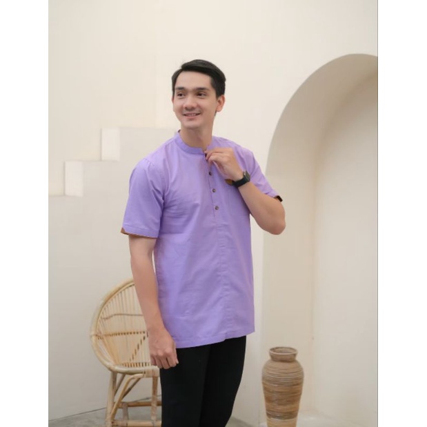 BAJU KOKO PRIA LILAC LENGAN PENDEK KEMKO PRIA LILAC UNGU LEVENDER ATASAN MUSLIM PRIA BAJU KOKO PENDE