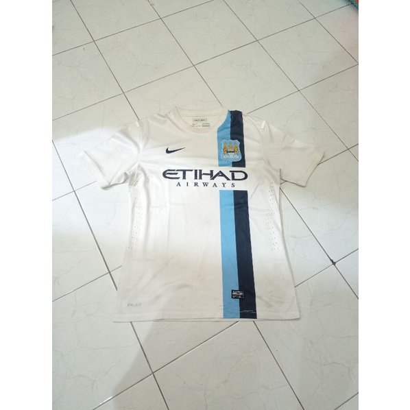 Jersey Manchester City third player issue