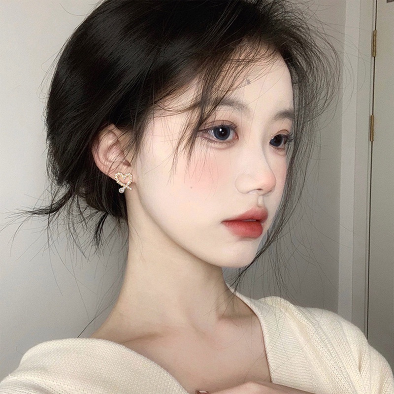 Indah Anting Pejantan Mutiara Imitasi Hati Untuk Anak Perempuan Warna Emas Temperamen Lady's Ear Accessories Statement Jewelry