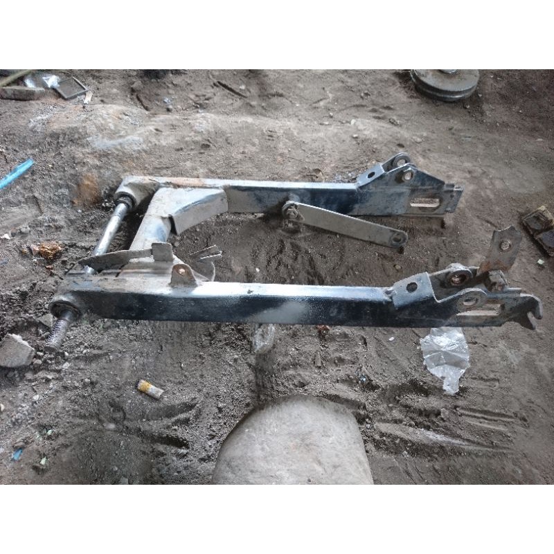 Swing Arm Lengan Ayun Supit Yamaha Vega R New Crypton Original Bekas Copotan Motor Second 2nd
