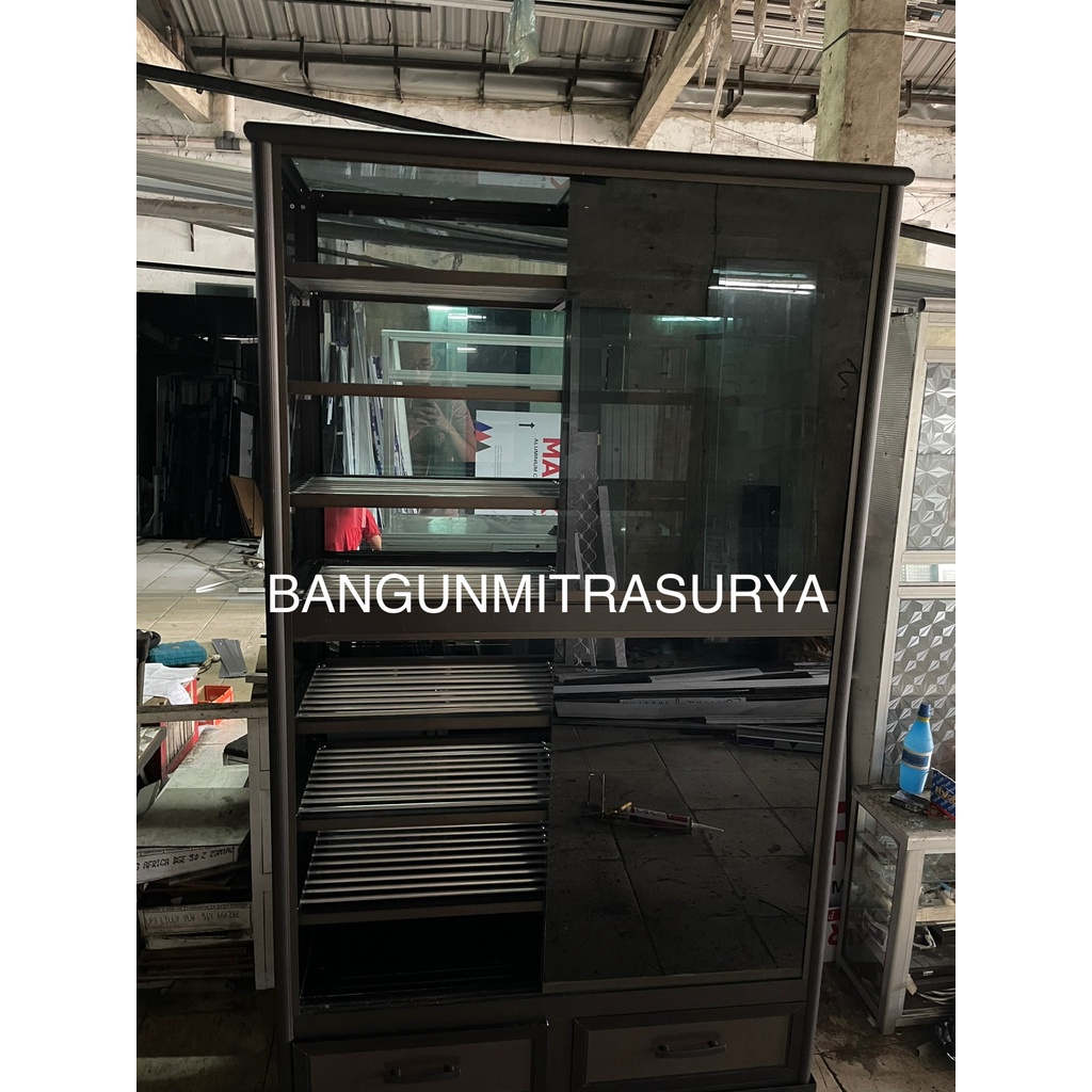 Rak Sepatu Warna Coklat + Kaca Riben uk. T:180 L:40 P: 1m + Laci Pintu Sleding + Roda Siku + Kunci L