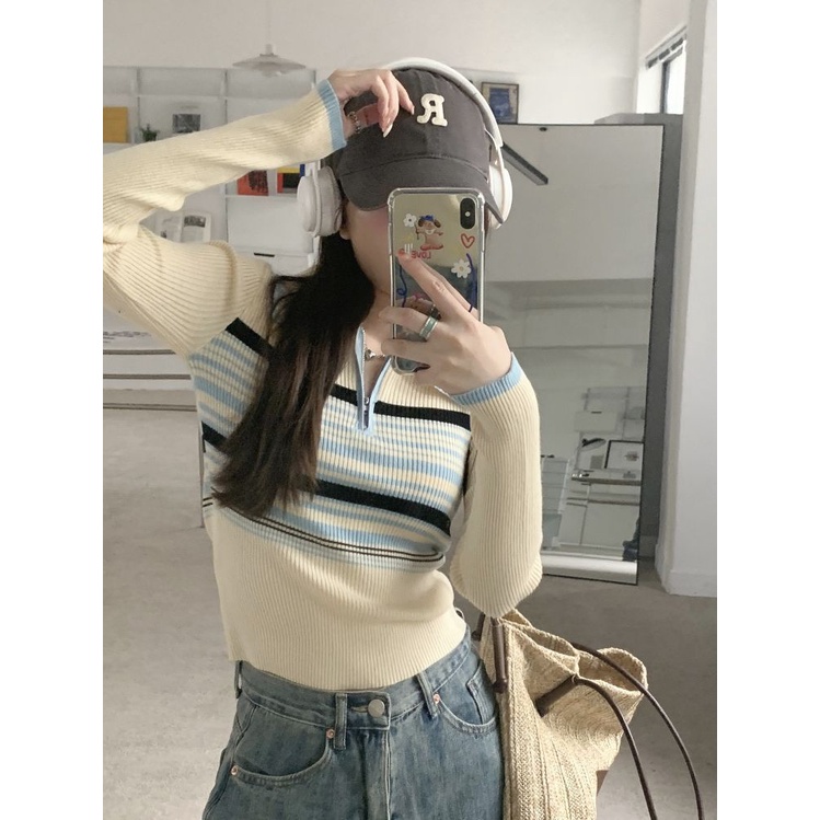 Red Polo Bergaris Kerah Rajutan Sweater Wanita Musim Gugur dan Musim Dingin Atasan Ritsleting Baru Lengan Panjang Slim Fit Chic Pendek Kemeja