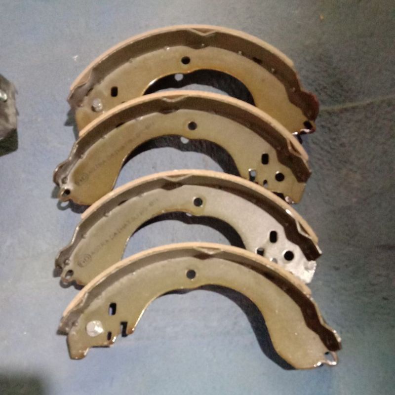 kampas rem belakang daihatsu grand max