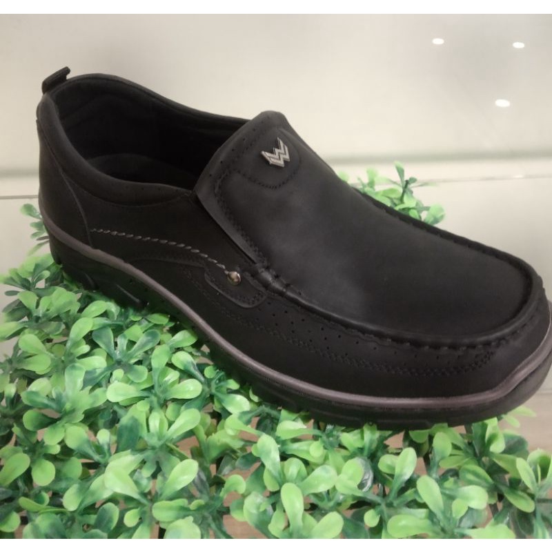 sepatu pria watchout