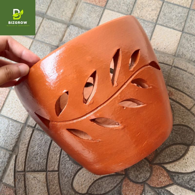 pot bunga terakota tanah model daun dimensi 20cm minimalis tebal