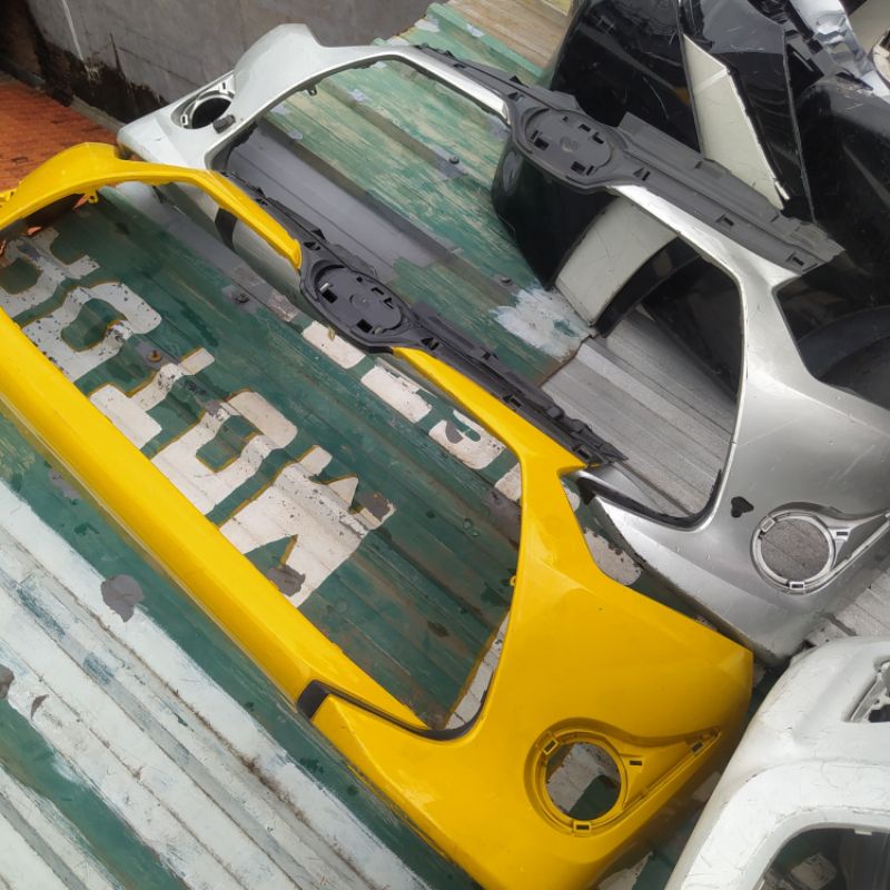 Bumper Bemper depan Mobil Agya 2017 2018 copotan original