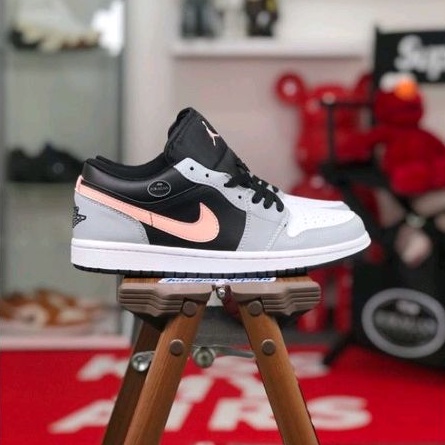 Nike Air Jordan 1 Low &quot;Black Grey Pink&quot;