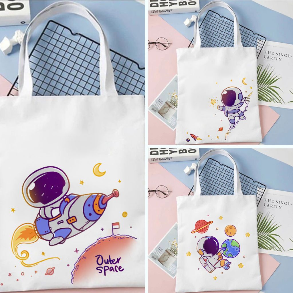 Totebag Tas Serut Astronot Lucu Tote Bag Kanvas Wanita Korea Goodie Bag Souvenir Ulang Tahun Anak Cewek Cowok Aesthetic