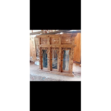 jendela gebyok model gandeng kayu jati tua