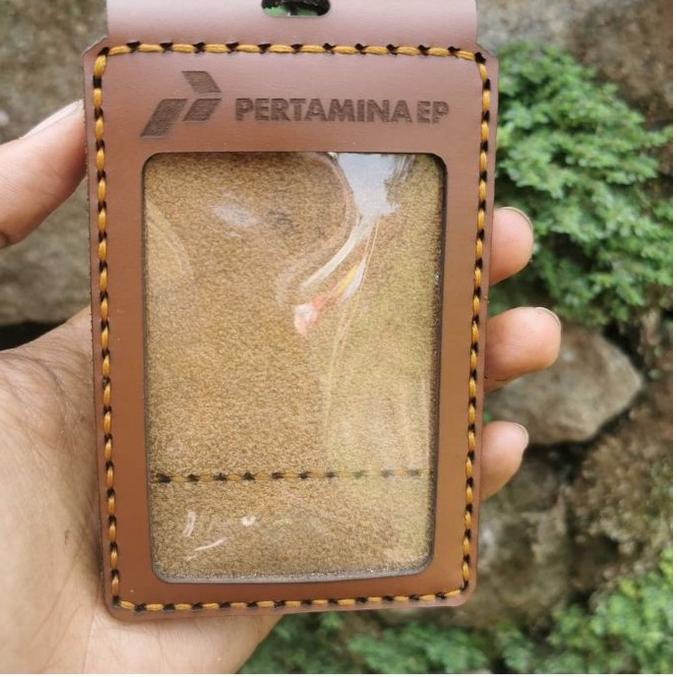 

Flash Sale - Name Tag Magnet Kulit Asli - Gantungan ID Card Kulit PERTAMINA - Model Lipat Magnet - Bisa Custom Logo Dan Nama