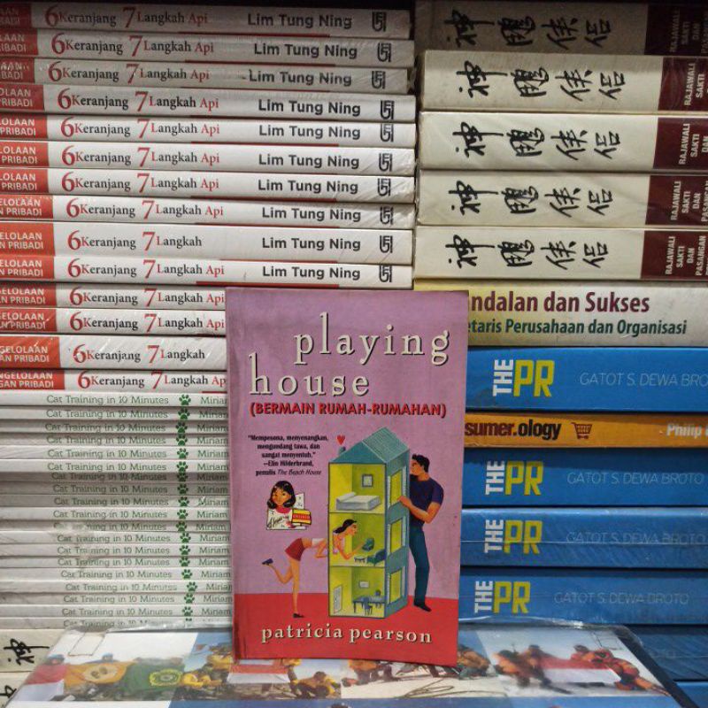 NOVEL ORIGINAL PLAYING HOUSE BERMAIN RUMAH-RUMAHAN PATRICIA PERASON BEKAS