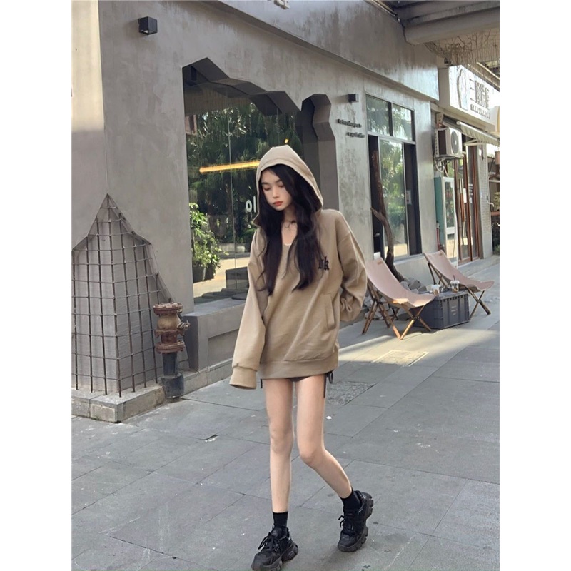 ❧┇✽[Pengiriman dalam waktu 48 jam] EASTERN DATANG American retro college style sweet and cool V-neck loose hooded sweater wanita musim gugur dan musim dingin atasan