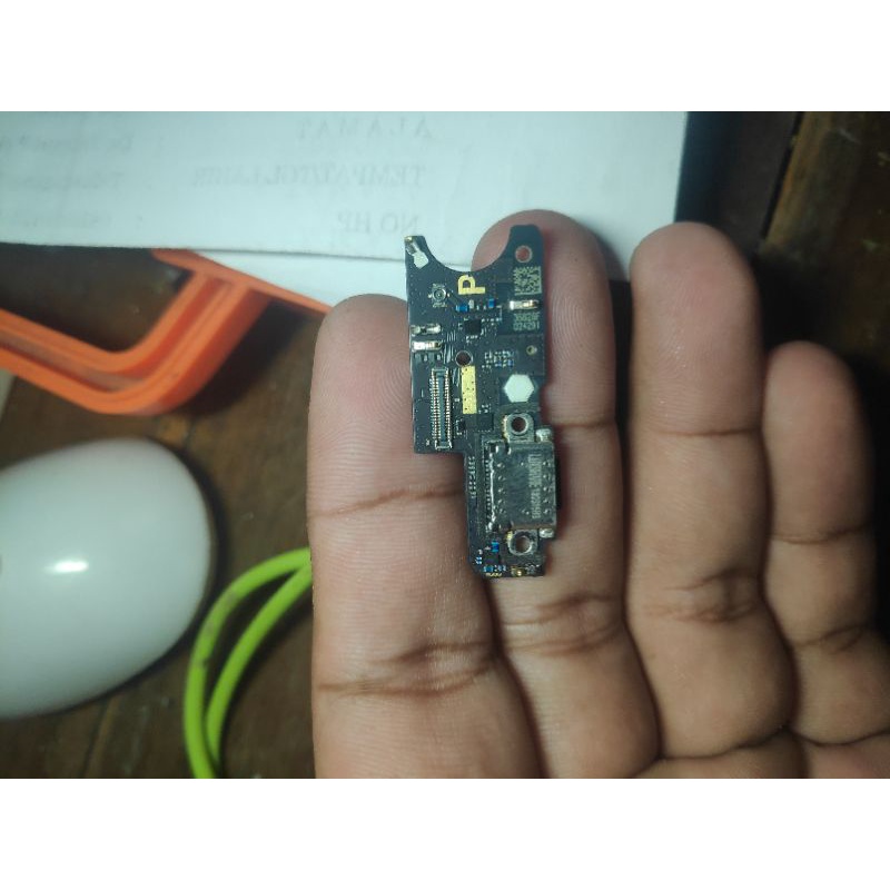 Port charger Pocophone F1