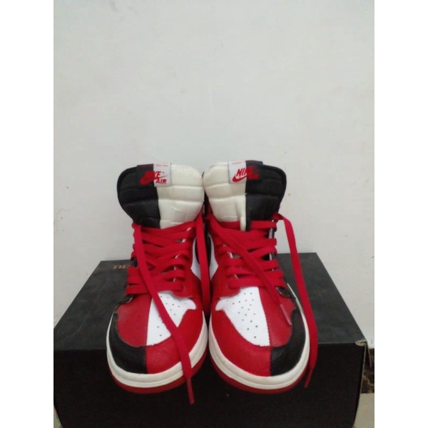 Sepatu Second AJ1 HIGH HOMAGE TO HOME (JOKER) size41 ins26 TAG TEMBUS UPC