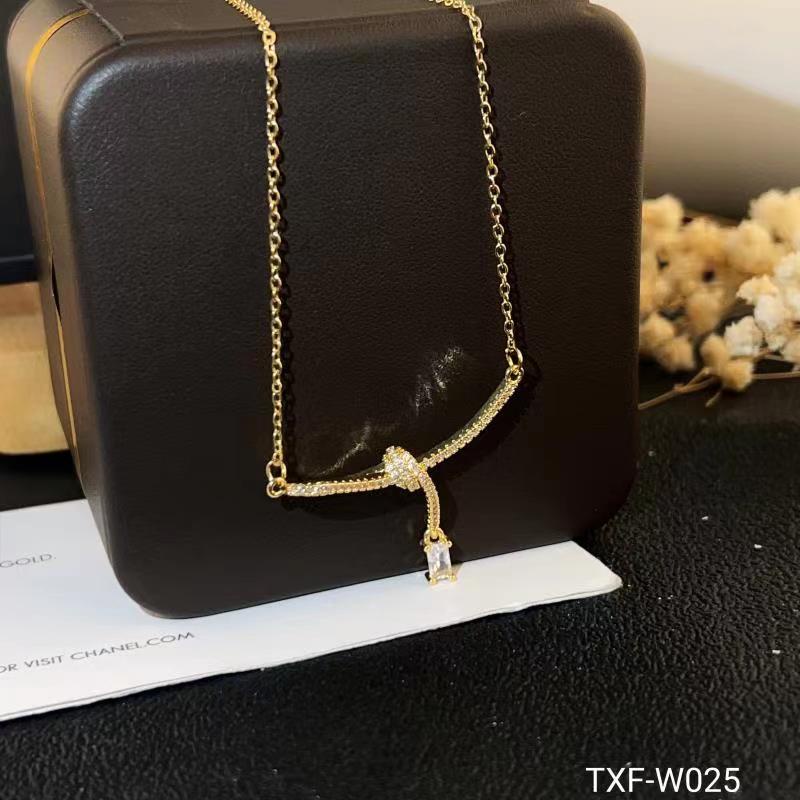 Kalung Titanium CC Permata Perhiasan Fashion X423/W025/1223