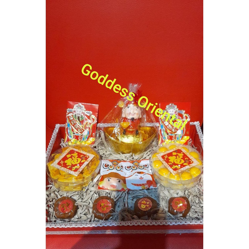 

IMLEK SALE Gift Hamper Cai Shen Dewa Rejeki Kue Kering + Kue Keranjang 8 pcs Set Hadiah