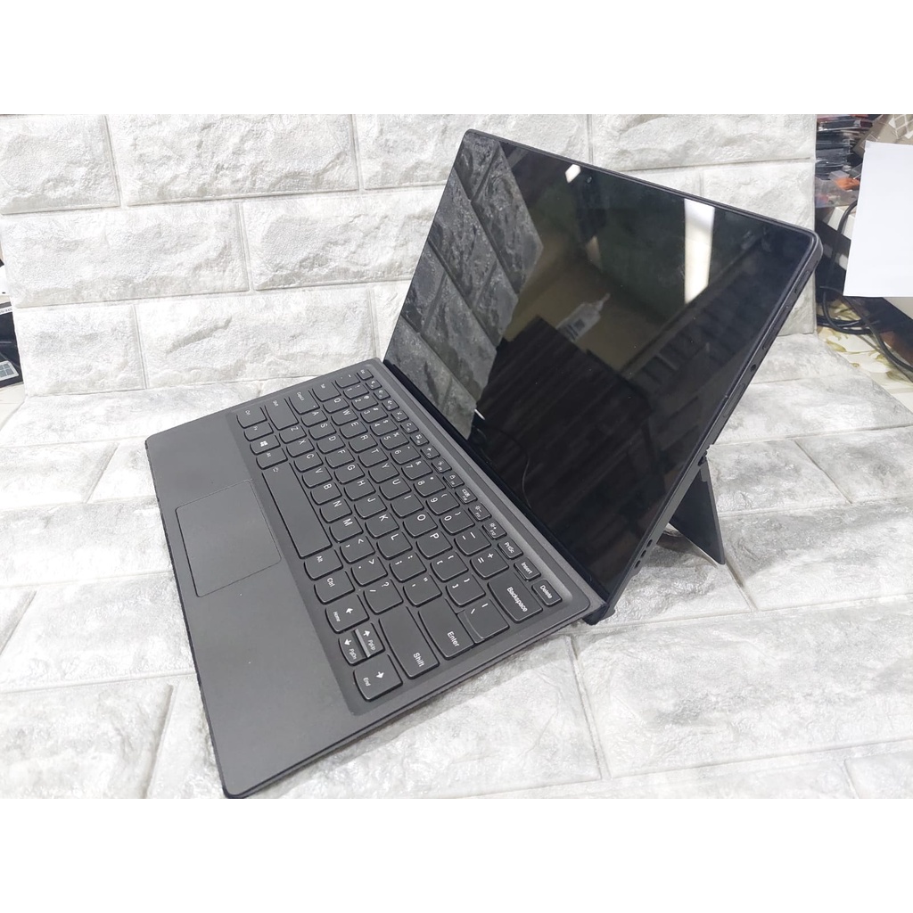 Lenovo miix 520 tablet Core i5 RAM8GB SSD256GB