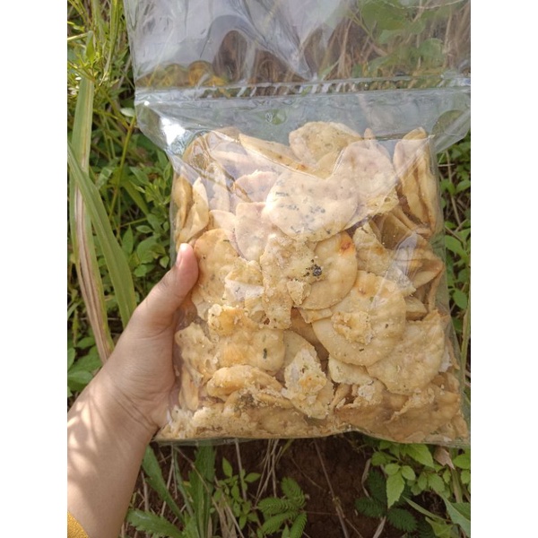 

gungek pangsit bawang 500gr