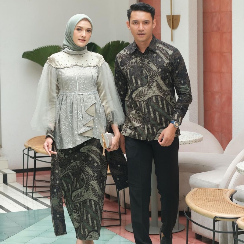 Kebaya Wisuda Couple Vanila Modern Kebaya Set Tunik Lamaran Tunangan Batik Baju Couple Kondangan Terbaru 2023