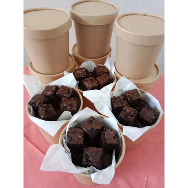 

Brownies bite cup gift hampers