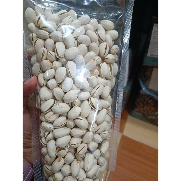 

kacang pistachio ato kacang ketawa