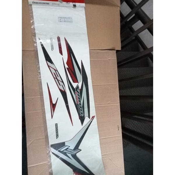 871X0 KZR 610ZBL STRIPE SET KIRI VARIO 125 2012 CBS