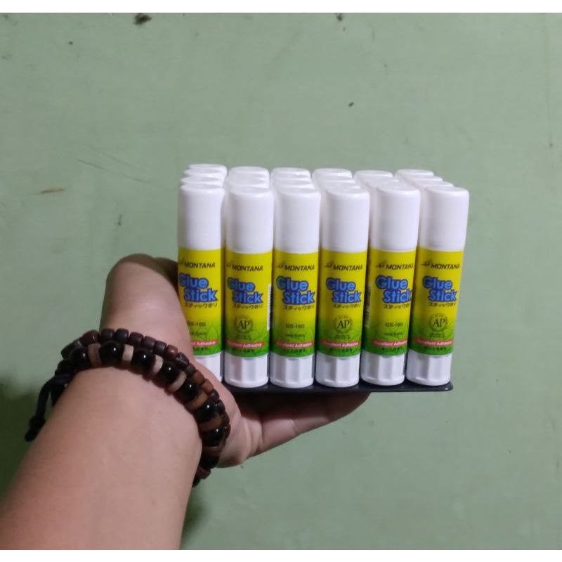 

lem stik montana 10gr