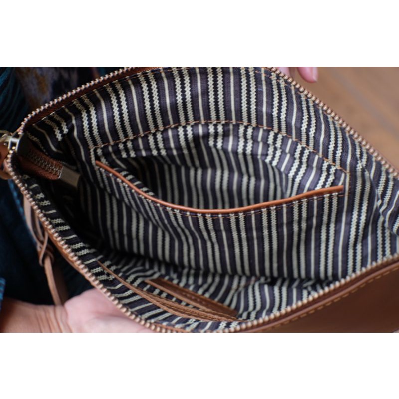 Aira Tas Selempang Wanita Sling Bag Maura Kulit Sapi Asli Bahan Pull Up Leather Terbaru Kain Lurik Tradisional Tali Panjang Adjustable Tali Pendek Kekinian Original