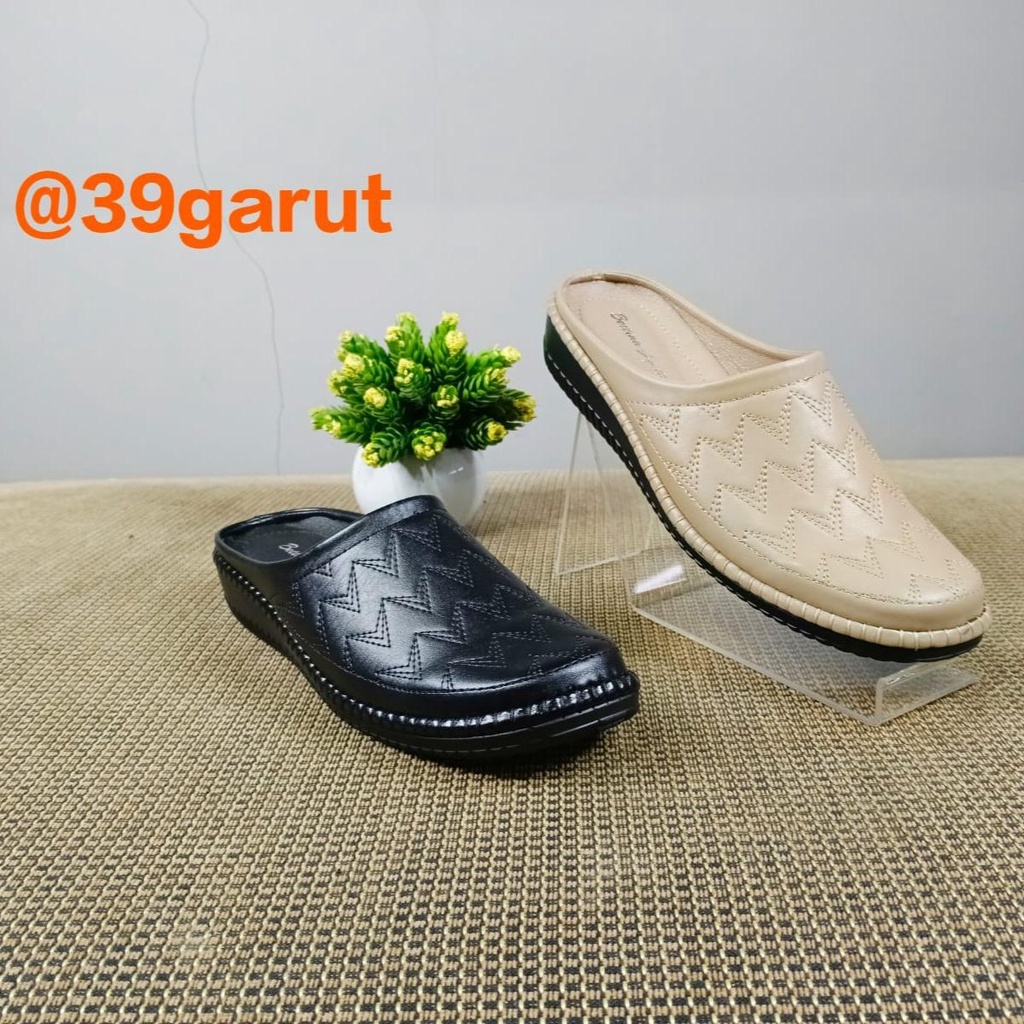 Sandal Wedges Bettina C209-BS1841 Round Toe Wedge