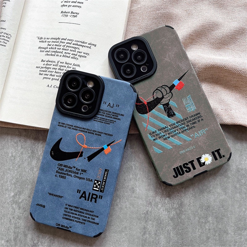 Casing logo brand Sepatu fashion Mewah case iPhone 14 Pro Max Plus case Iphone13 12 11 Pro Max suede Tertutup Penuh shockproof Penghilang Panas Cangkang Lembut Melindungi Penutup Belakang