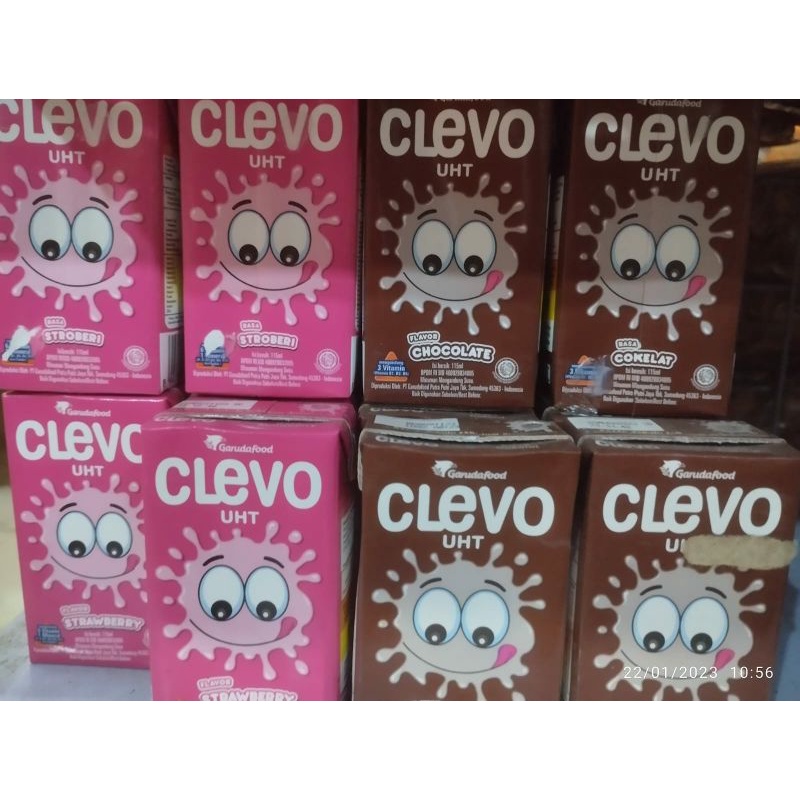 

Clevo susu UHT rasa Coklat & Stroberi 115ml