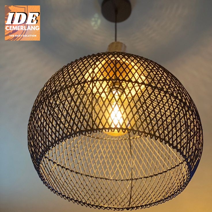 kap lampu gantung rotan cat hitam toping kayu jati