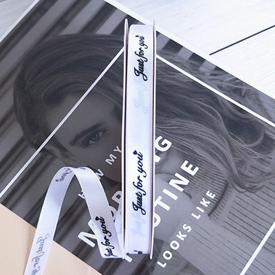 

Pita Kado Lebar 2 CM Panjang 2 Meter