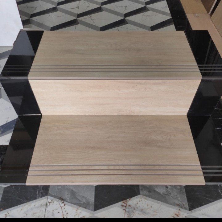 Granit Anak tangga kombinasi motif kayu doff ukuran custom