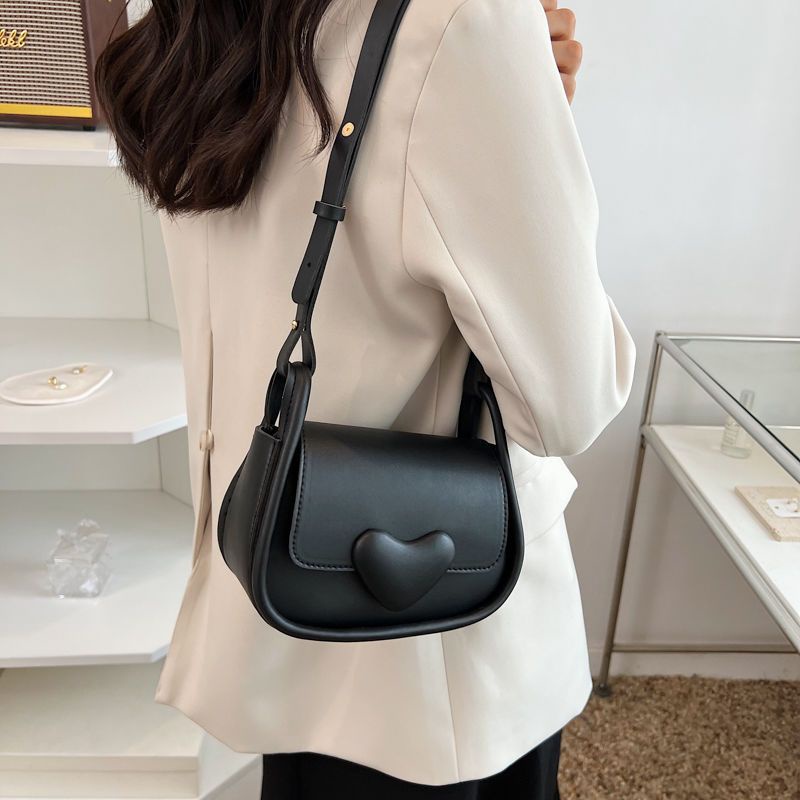 Red Tekstur Niche In All-Match One-Shoulder Ketiak Tas Wanita Musim Panas 2022 Baru High-End Messenger Tas Kecil persegi Tas