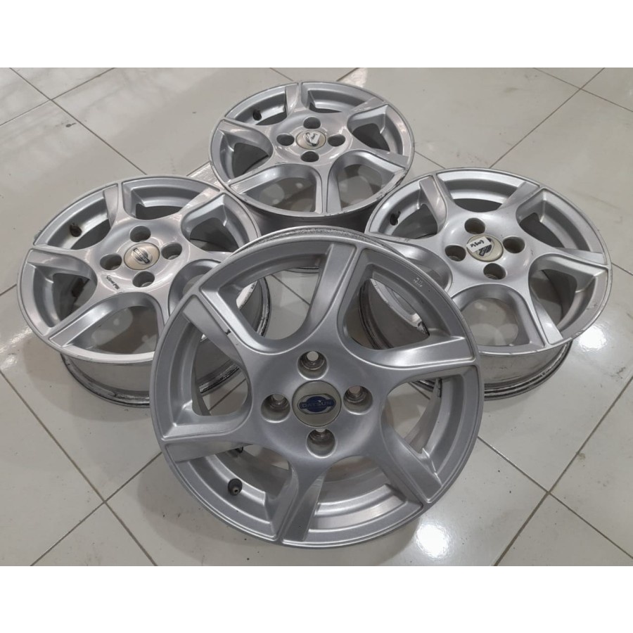 Velg Mobil Bekas Ring 15 Lubang 4 STD DATSUN GO R15X5,5 4X100 ET45