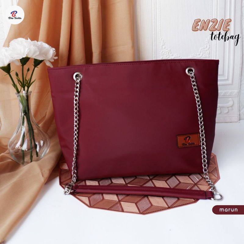 ENZIE TOTEBAG BY Biru Tsabita // totebag biru tsabita