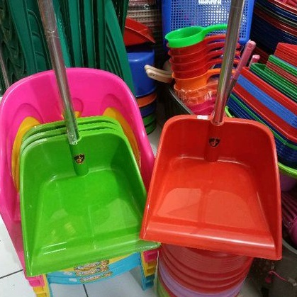 PENGKI PLASTIK AJR JUMBO TEBAL GAGANG BESI