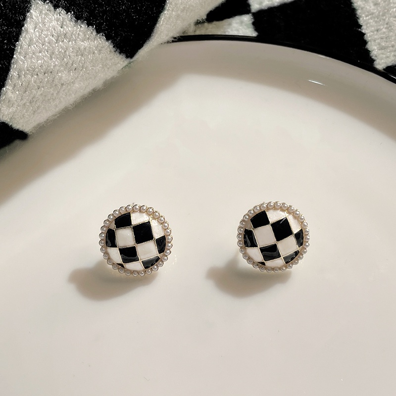 Versi Korea Dari Kotak-Kotak Hitam Dan Putih Anting Berbentuk Hati Retro Anting Bulat2023Aksesoris Fashion Wanita Baru