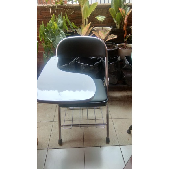 kursi chitose kuliah bening