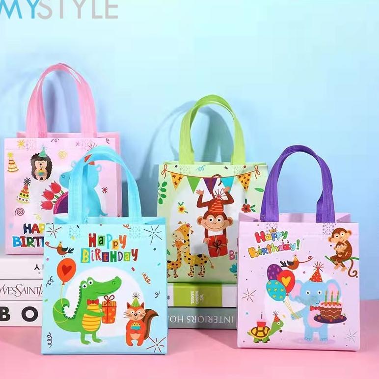 

Nzu36 HAPPY TIME GOODIE BAG DX23 (1 LUSIN WARNA RANDOM) ANEKA GAMBAR KARAKTER LUCU ULANG TAHUN HAPPY BIRTHDAY TAS KARUNG PLASTIK SOUVENIR ...,,