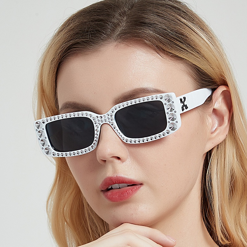 Kacamata Hitam Berbingkai Kecil Retro Imitasi Berlian Kacamata Hitam Tren Eropa Dan Amerika Hip Hop Sunglasses