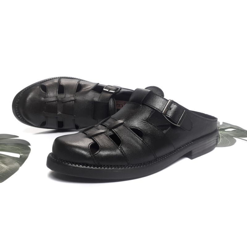 Sepatu sandal selop pria sepatu sandal berlubang sandal selop pria kulit asli sandal selop pria kasual sepatu selop pria kekinian terbaru sandal pria dewasa selop sepatu sandal pria slide kasual berlubang unggulan sandal selop terbaru hits 2022