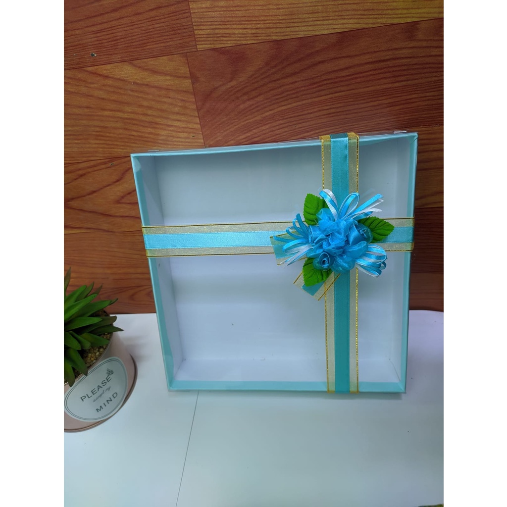 

Kotak Hard Box Seserahan Hantaran Custom