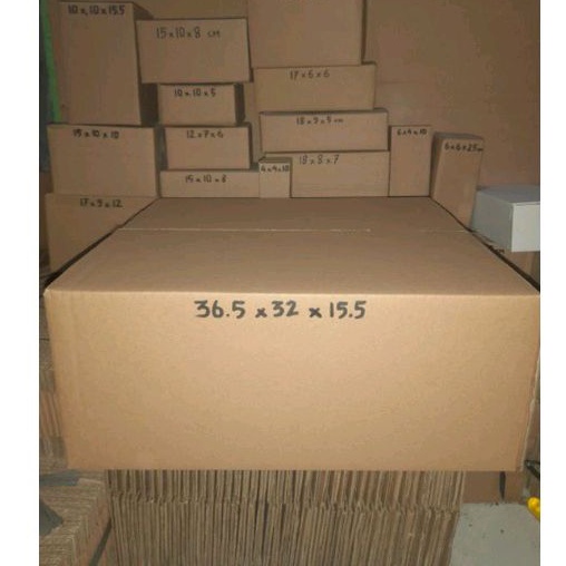 

kardus 36.5x32x15.5 cm polos luar dalam