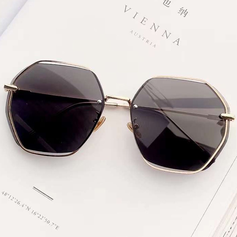 (YUZHU) Mode Baru HD Sun Shade Anti-UV Kacamata Perlindungan Matahari Anti-ultraviolet Korea Fashion Logam Frameless Kacamata Wanita