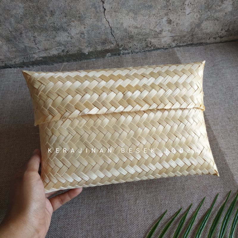 DOMPET BAMBU LANCIP L BLICING 26x17cm/  CLOUCH BAMBU/ dompet undangan anyaman bambu/ dompet bridesma