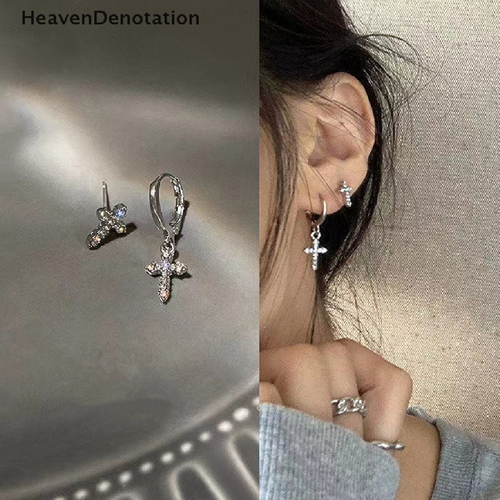 [HeavenDenotation] Kepribadian Asimetris Cross Stud Earrings Untuk Wanita Zirkon Mengkilap Liontin Salib Hoop Earring Hip Hop Punk Fashion Ear Studs Perhiasan Aksesoris HDV