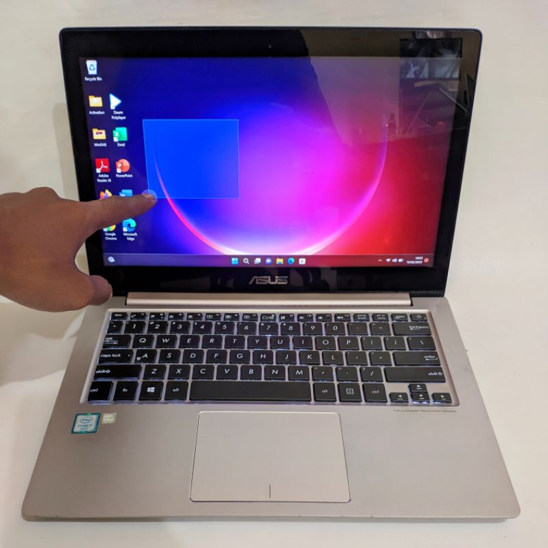 laptop Touchscreen mewah Asus ZenBook ux303ua - Core i7 6600u - ram 8gb - Ssd 256gb