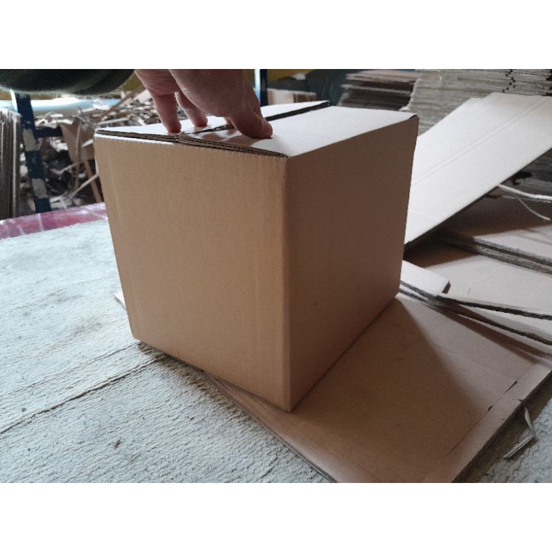 

Kardus murah Box 27x22x23 (Cm)